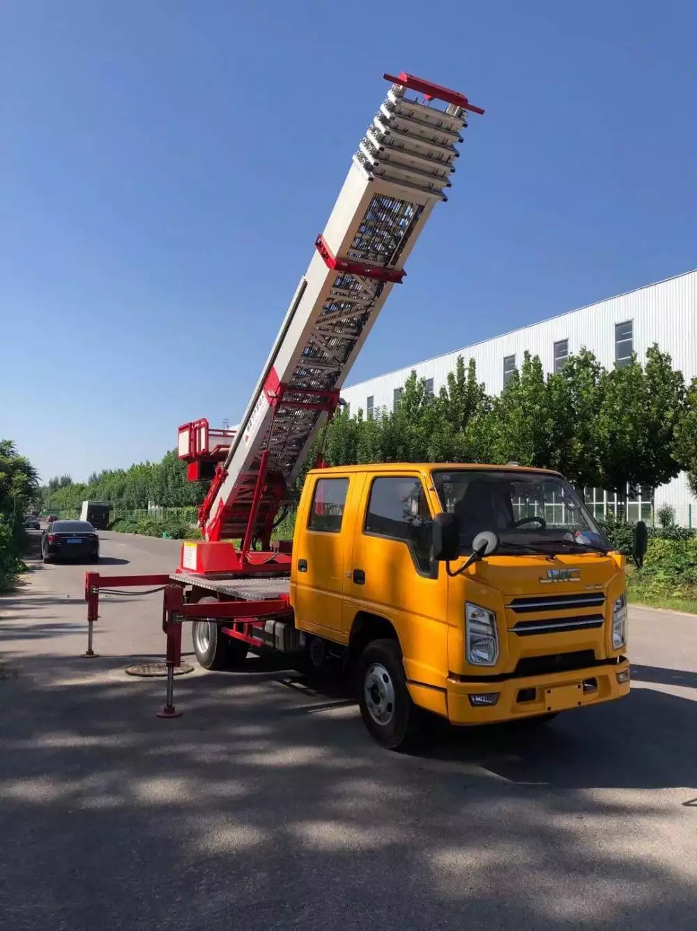 景德镇珠山附近的云梯车出租服务：轻松解决高空作业需求